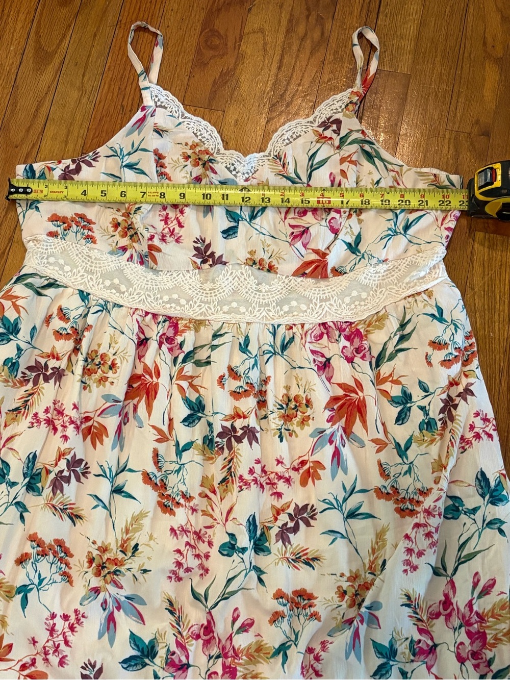 torrid Women’s Cream Floral Lace-Trim Maxi Dress with Multicolor Blooms 3 NWT - Picture 3 of 8
